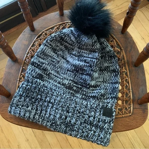 FRYE | NWT Black Charcoal White Marled Beanie with Pom Pom OS - Picture 1 of 15